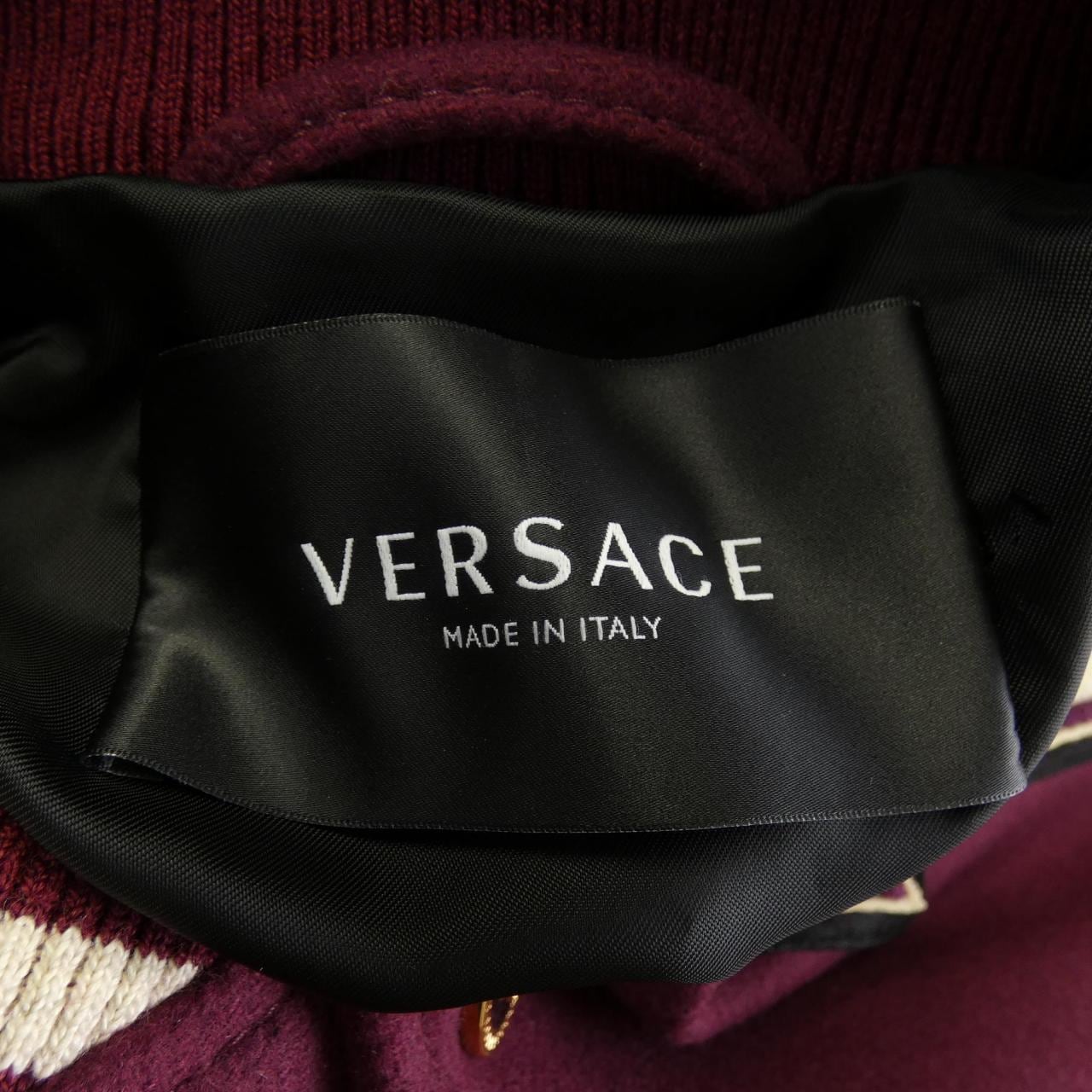 ヴェルサーチェ VERSACE スタジャン