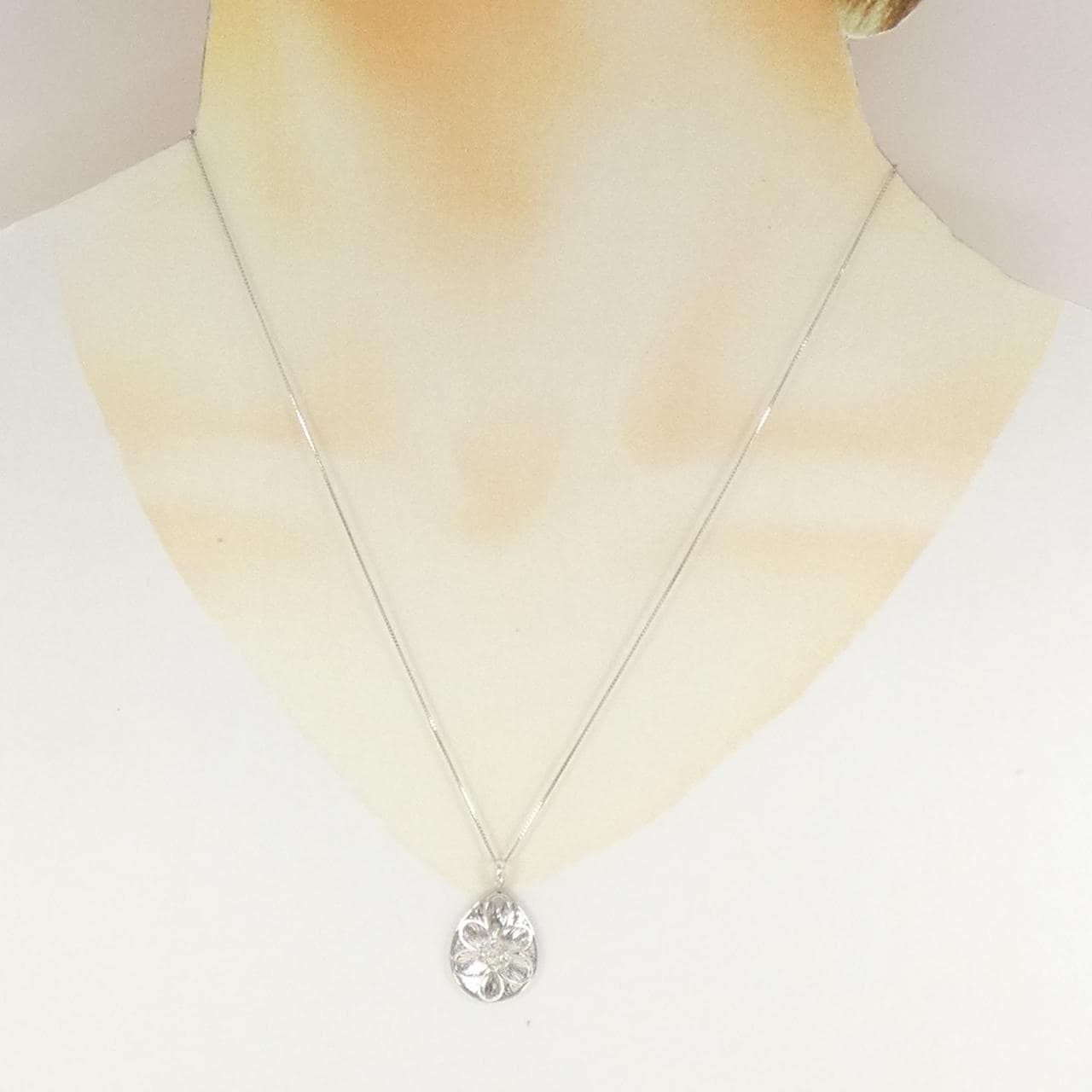 【新品】PT900/PT850 フラワー ダイヤモンド ネックレス 0.23CT