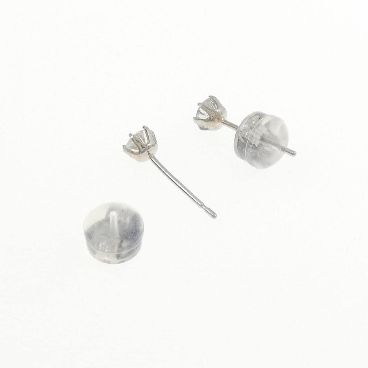 PT900 ソリティア ダイヤモンド ピアス 0.30CT