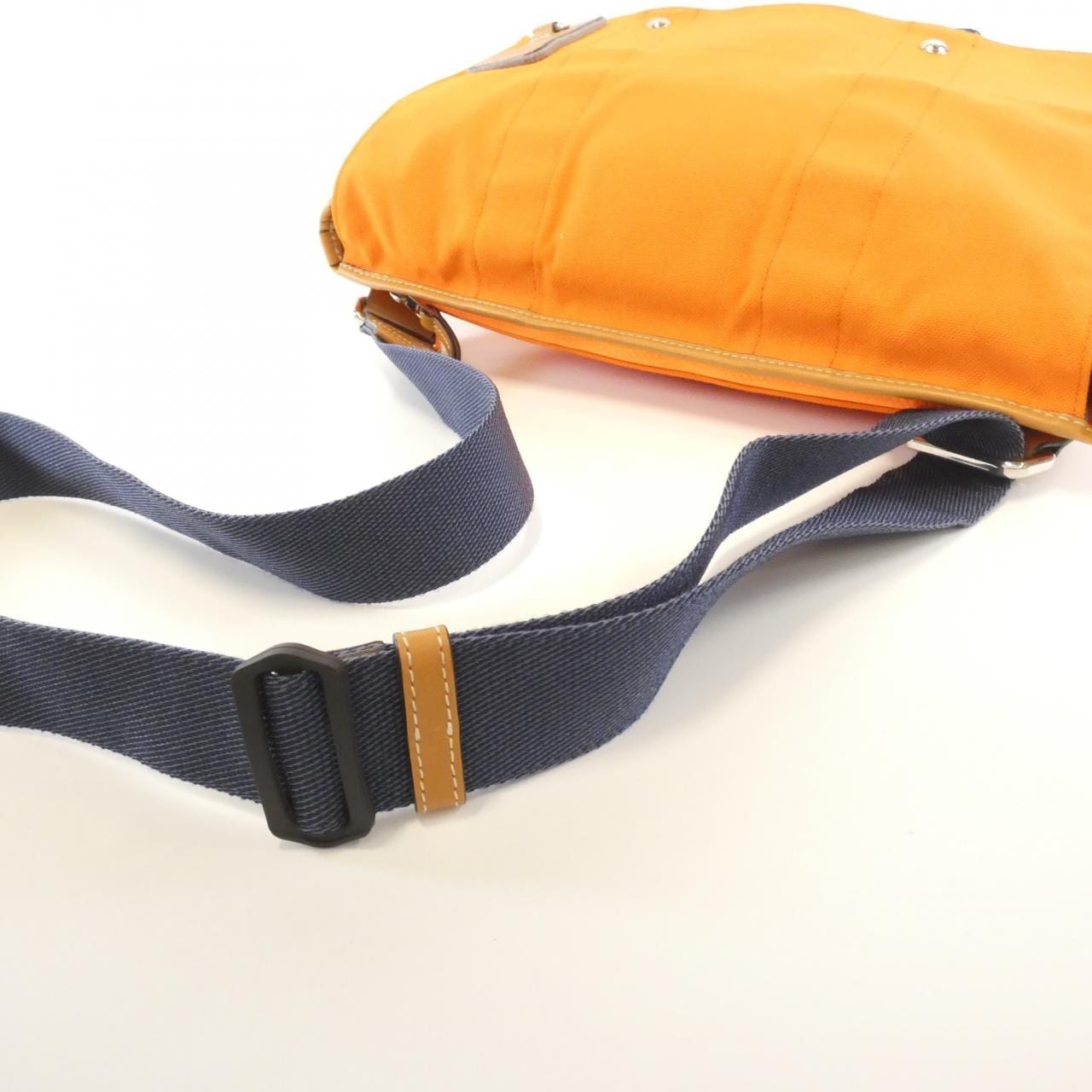 LOEVE 301 50VU45包包