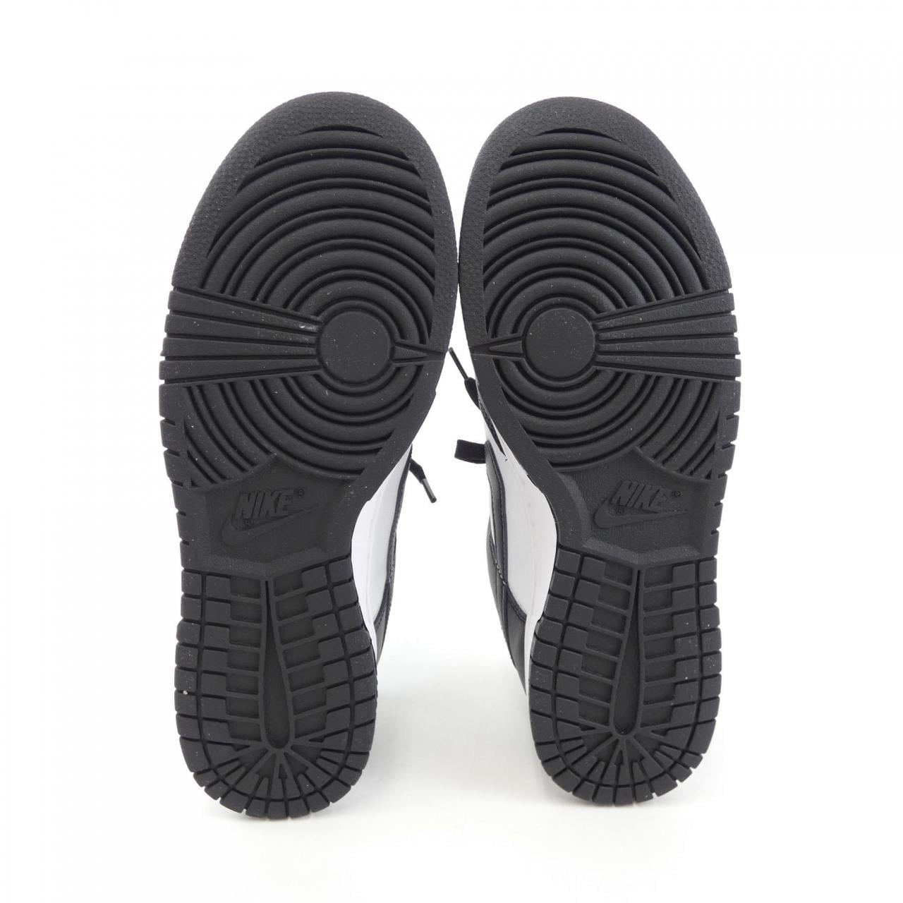 ナイキ NIKE スニーカー