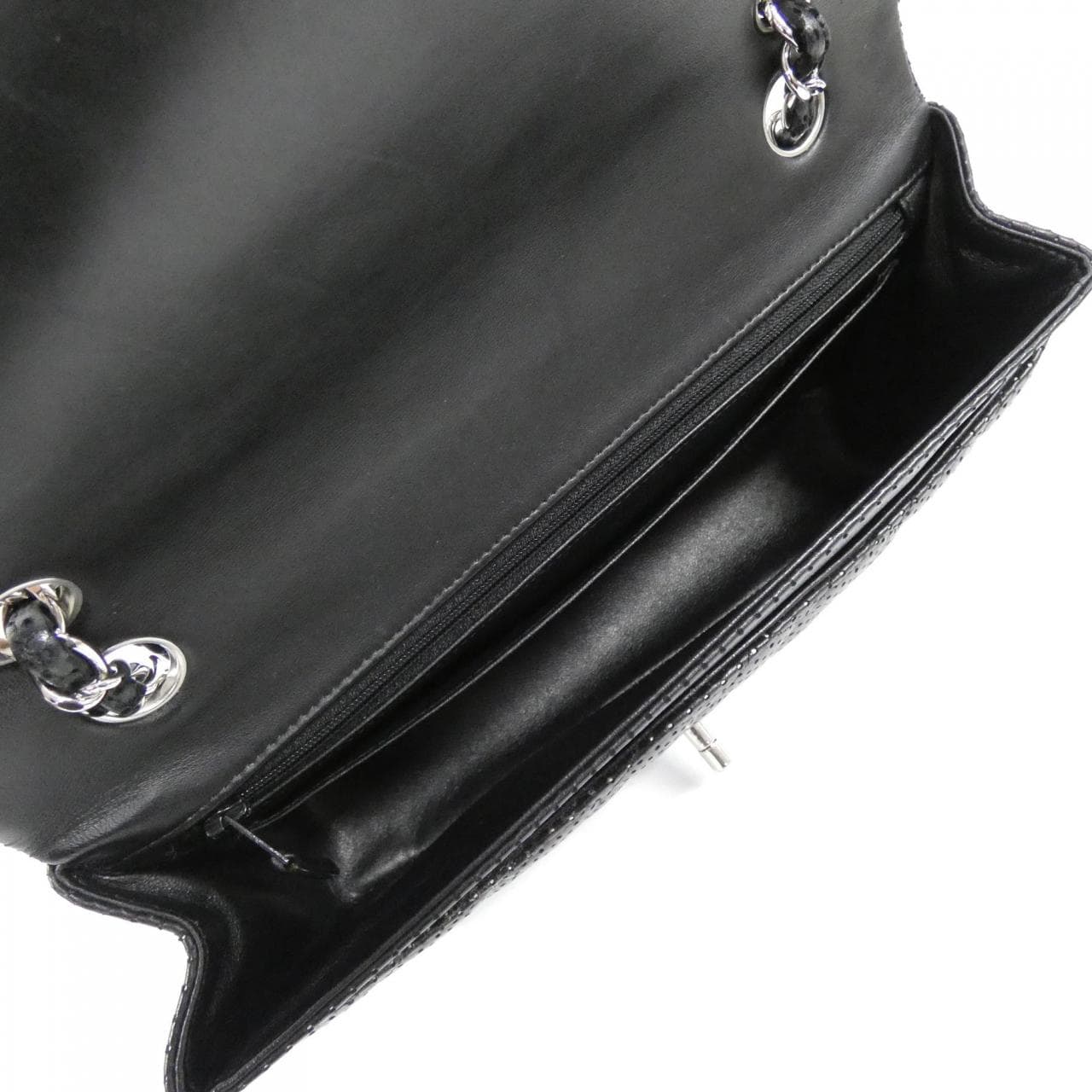 シャネル ショルダーバッグ