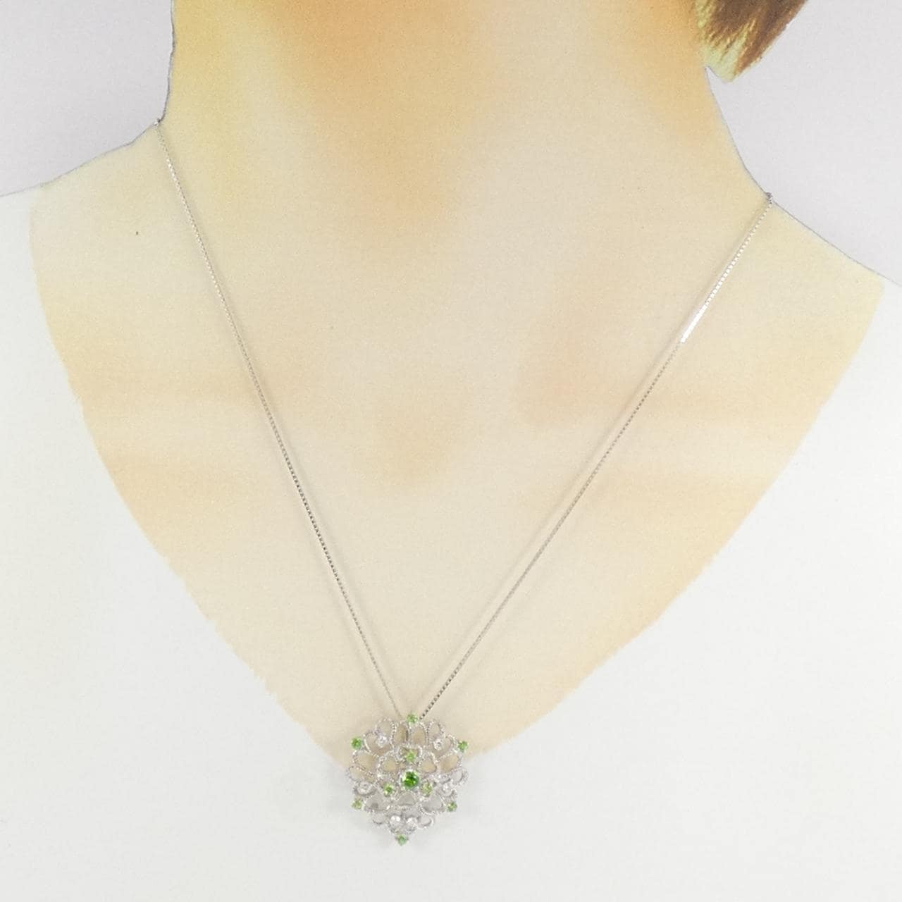 K18WG デマントイドガーネット ネックレス 0.61CT