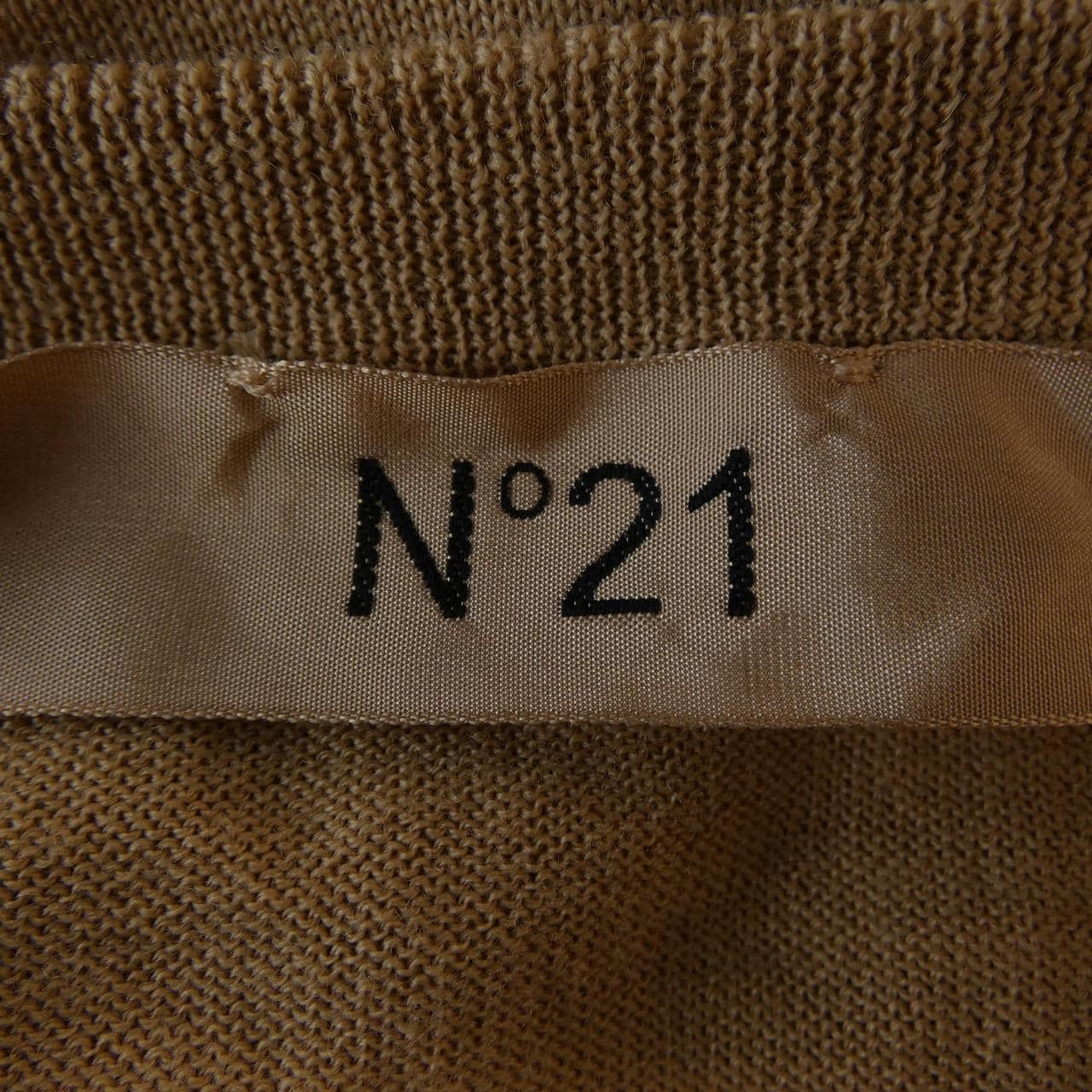 ヌメロヴェントゥーノ N°21 21A-A031-9000 カーディガン