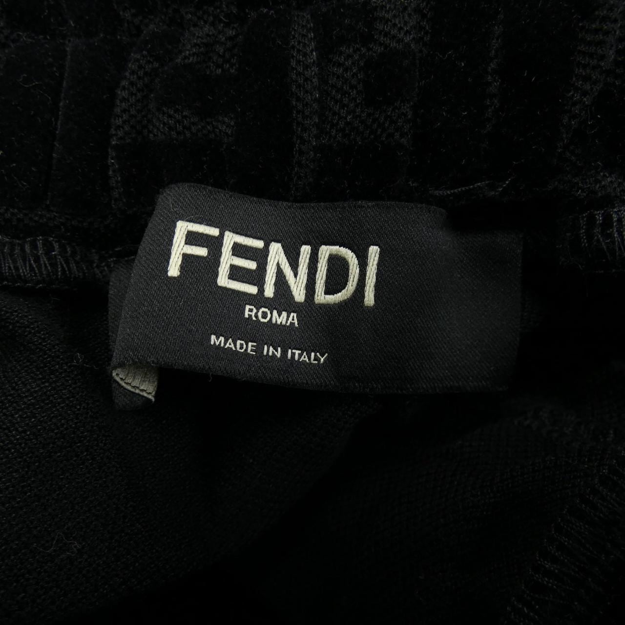 フェンディ FENDI ショートパンツ