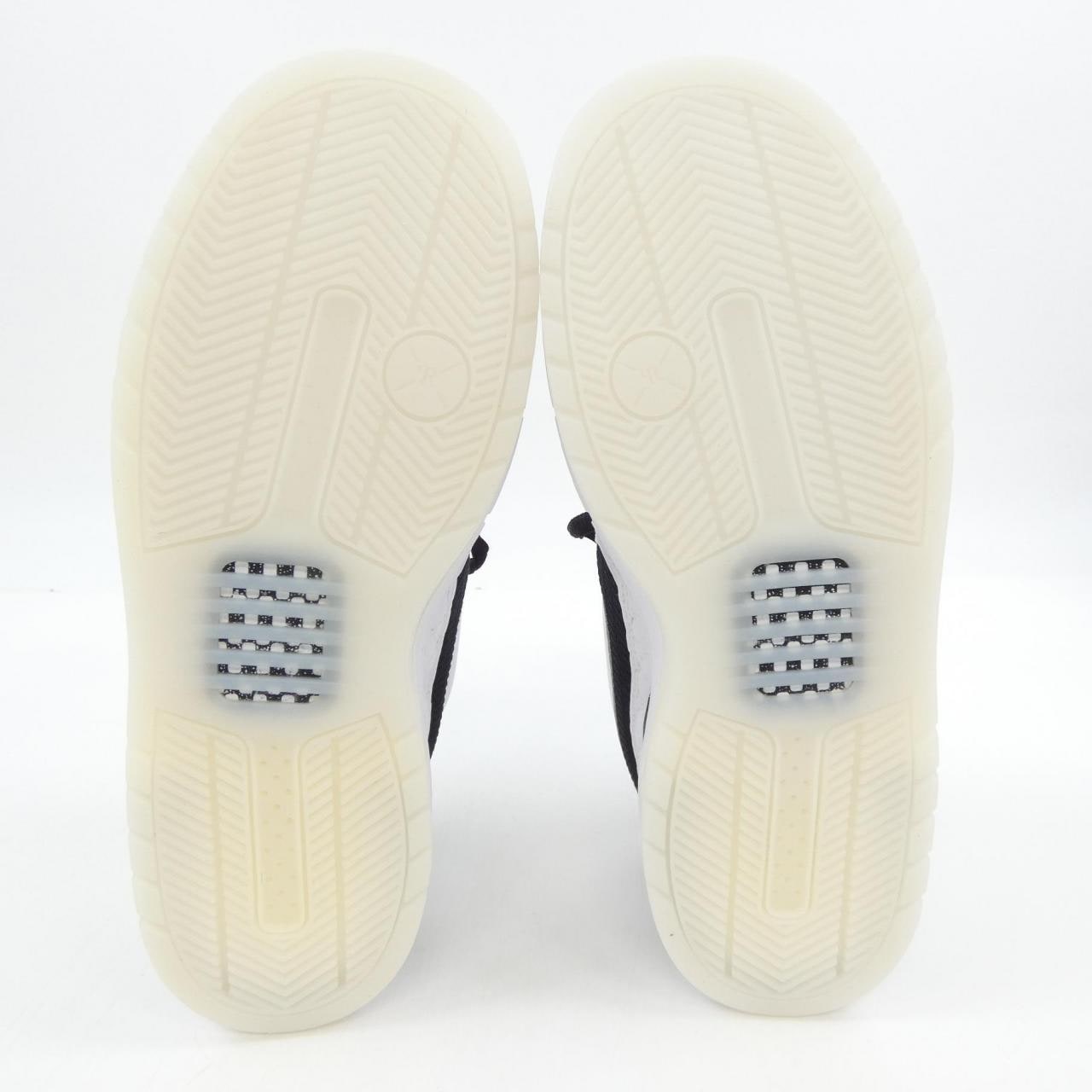 ナイキ NIKE HQ6828-100 スニーカー