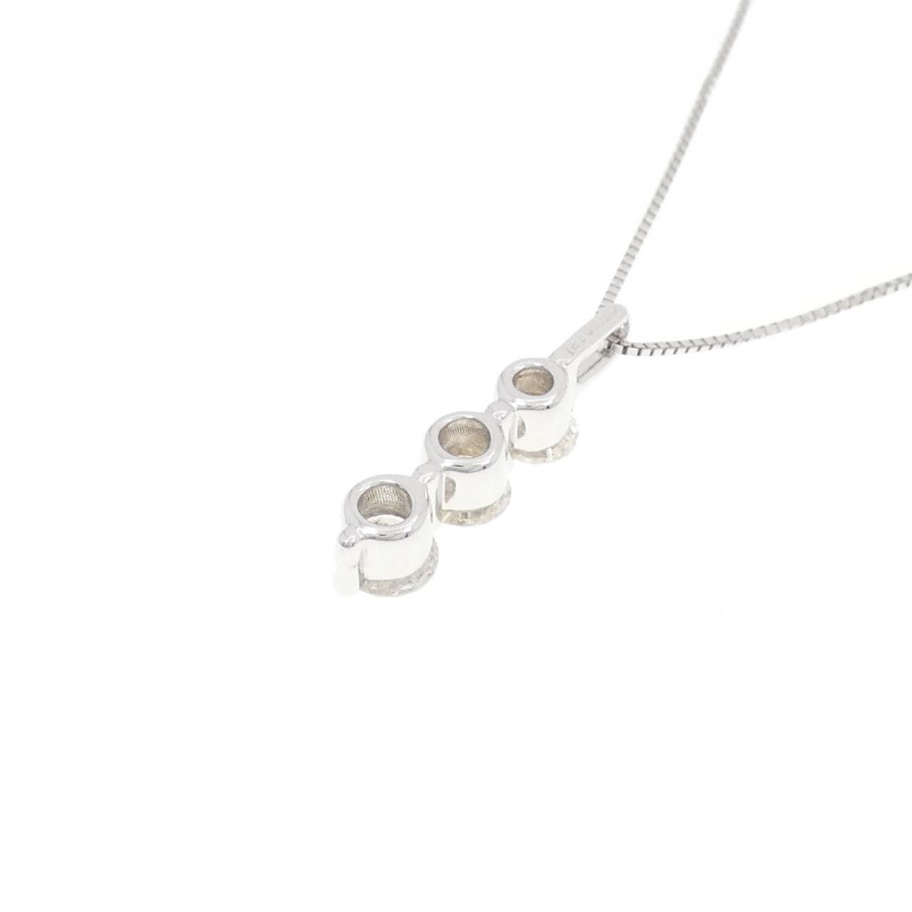K18WG スリーストーン ダイヤモンド ネックレス 1.21CT