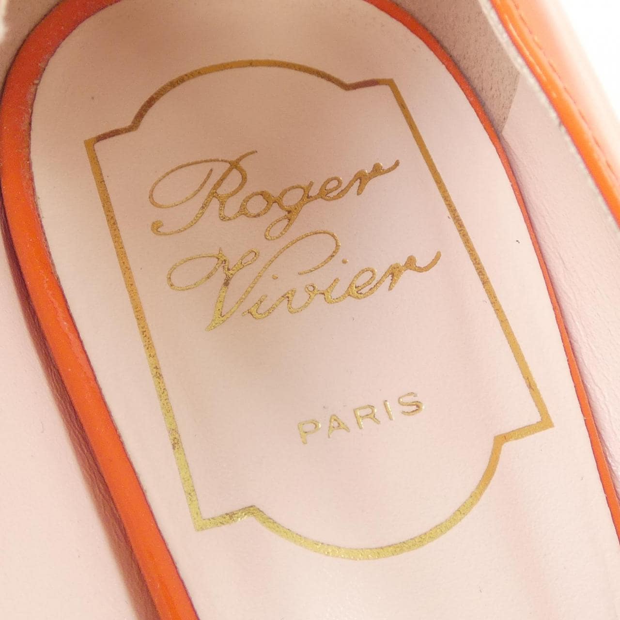 ロジェヴィヴィエ ROGER VIVIER トレ ヴィヴィエ メタルバックル パンプス