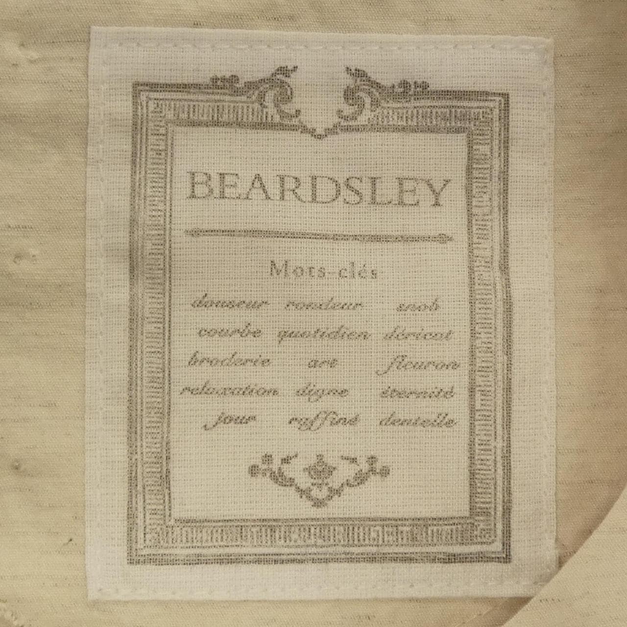 ビアズリー BEARDSLEY トップス