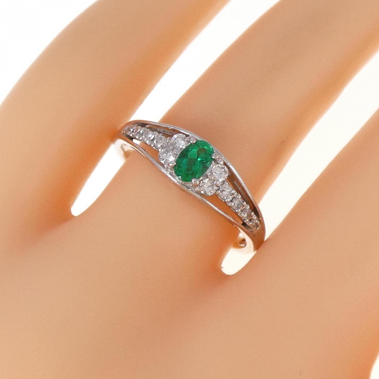 PT エメラルド リング 0.24CT