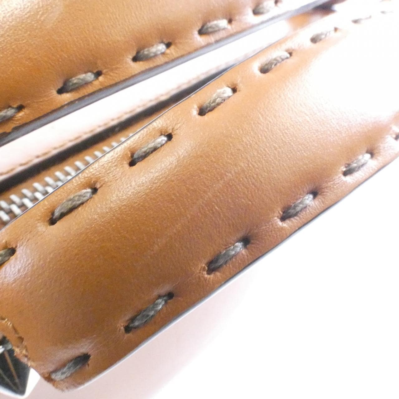 フェンディ バイ ザ ウェイ ミディアム 8BL146 AC9L バッグ