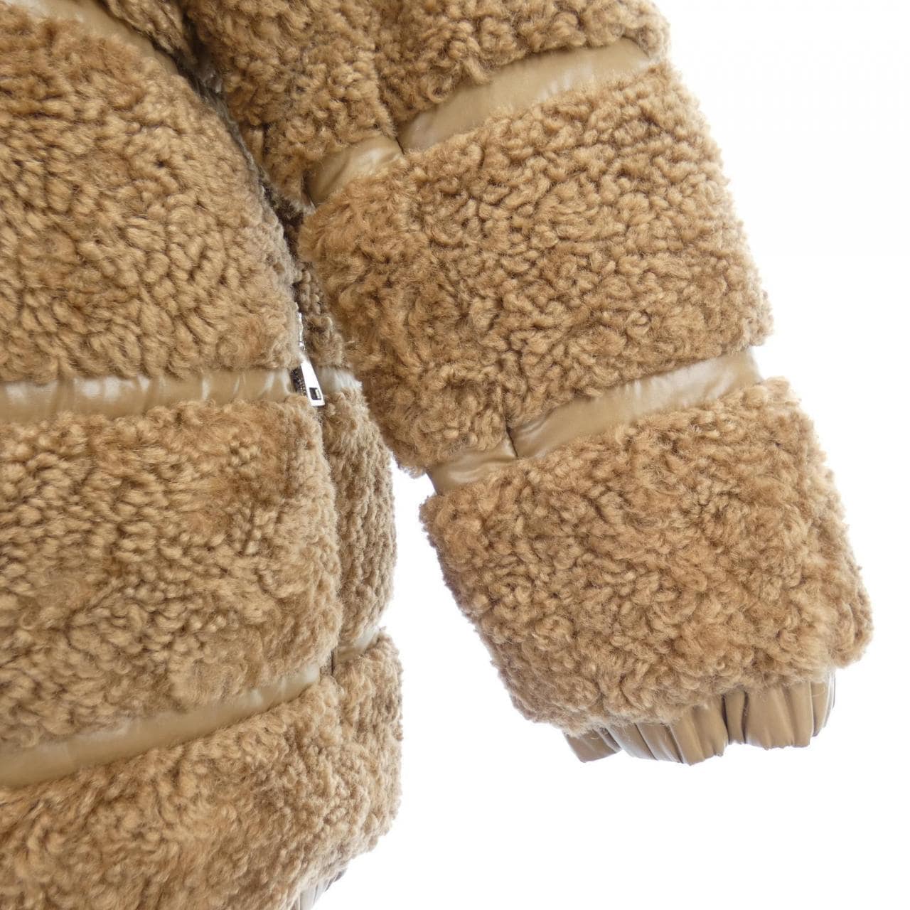 モンクレール MONCLER GENTIANE ダウンジャケット