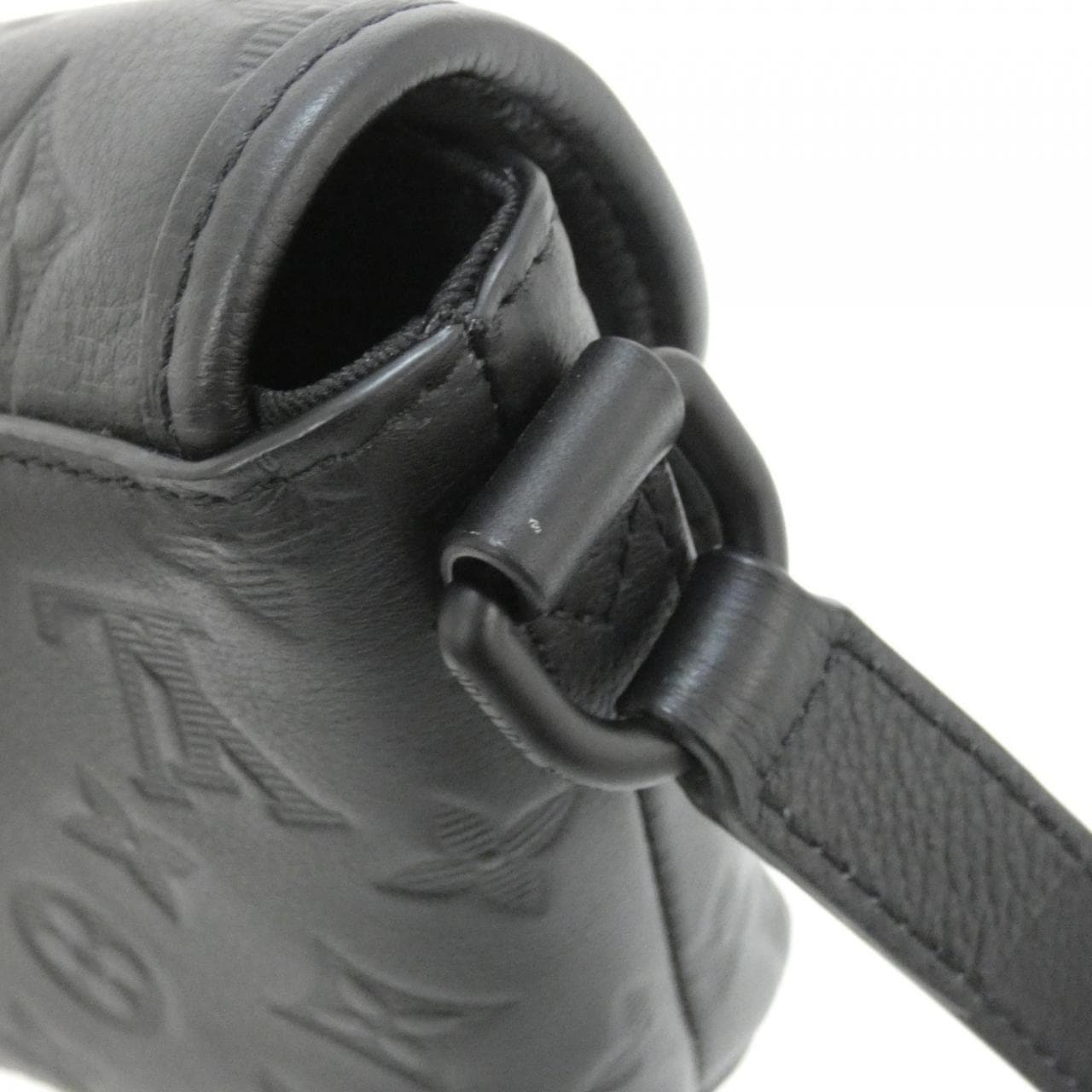 ルイヴィトン モノグラム シャドウ パルス ウェアラブル ウォレット M12636 ショルダーバッグ