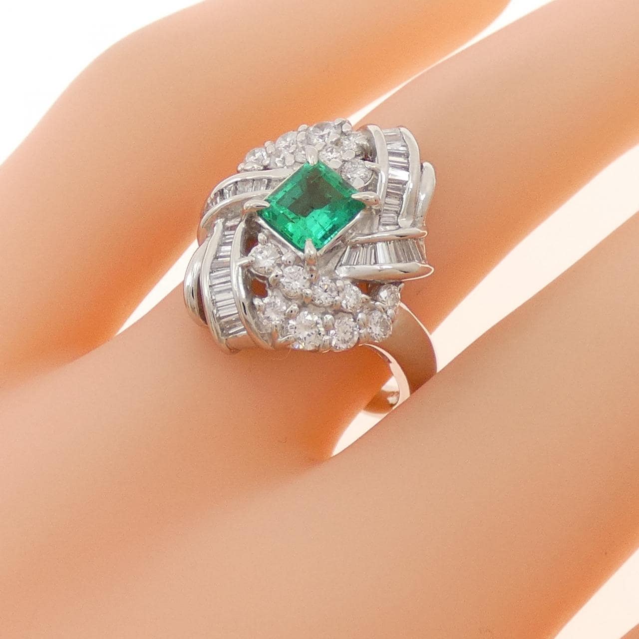 PT900 エメラルド リング 0.54CT