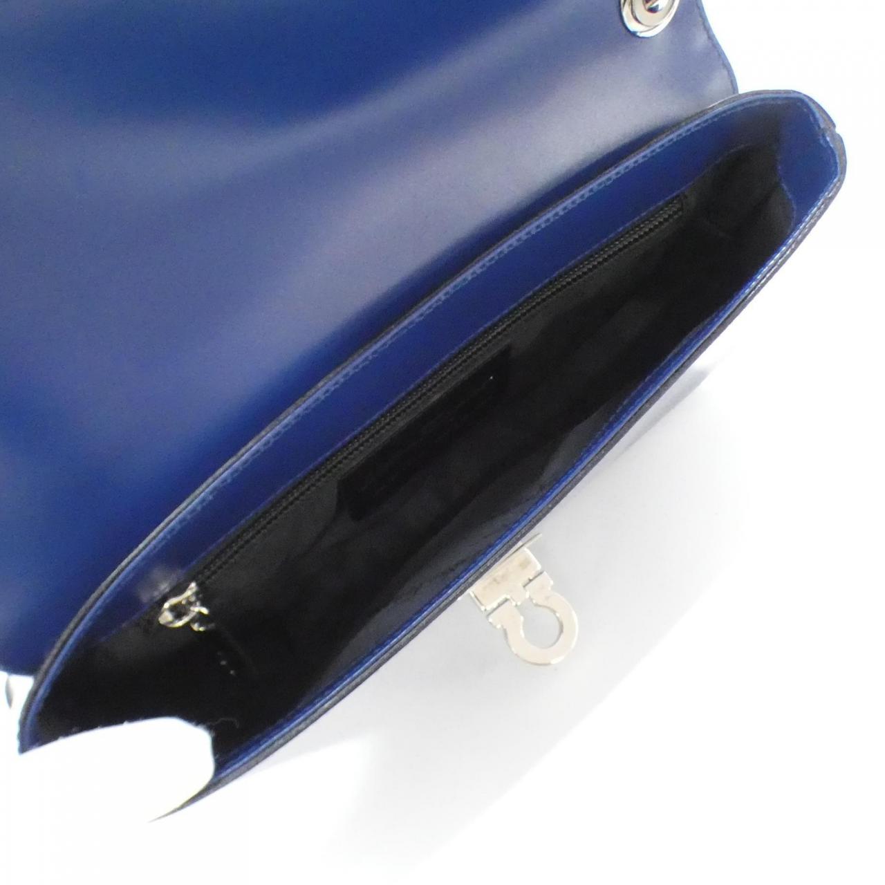 サルヴァトーレフェラガモ 21 1780 ショルダーバッグ