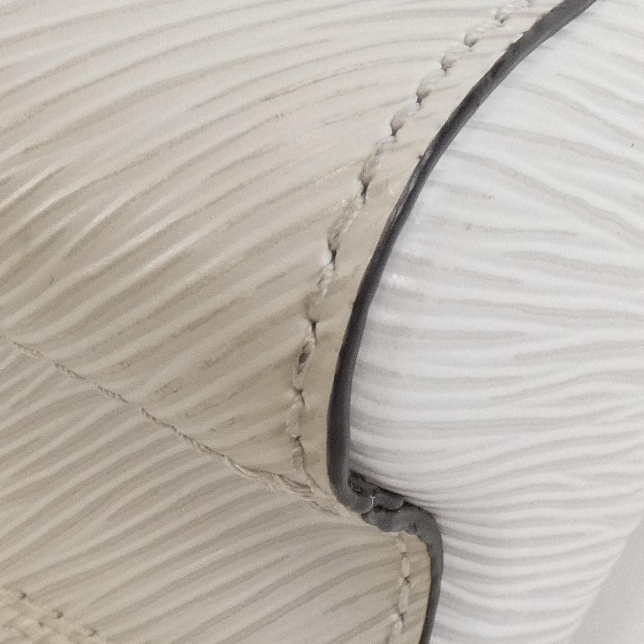 ルイヴィトン エピ ツイスト PM M54278 ショルダーバッグ