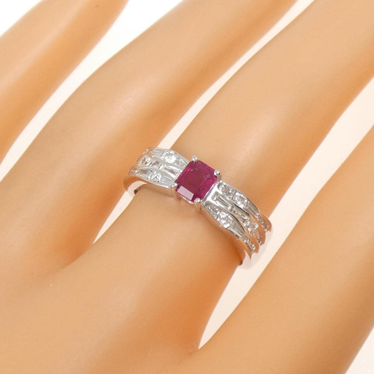 K18WG ルビー リング 0.40CT