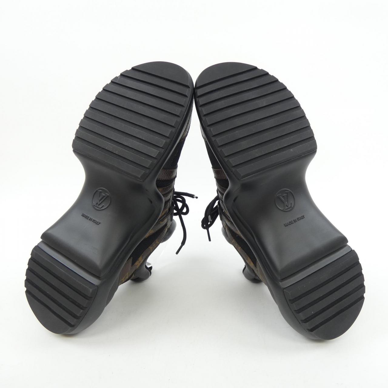 ルイヴィトン LOUIS VUITTON パテントモノグラムキャンバス アークライトライン スニーカー