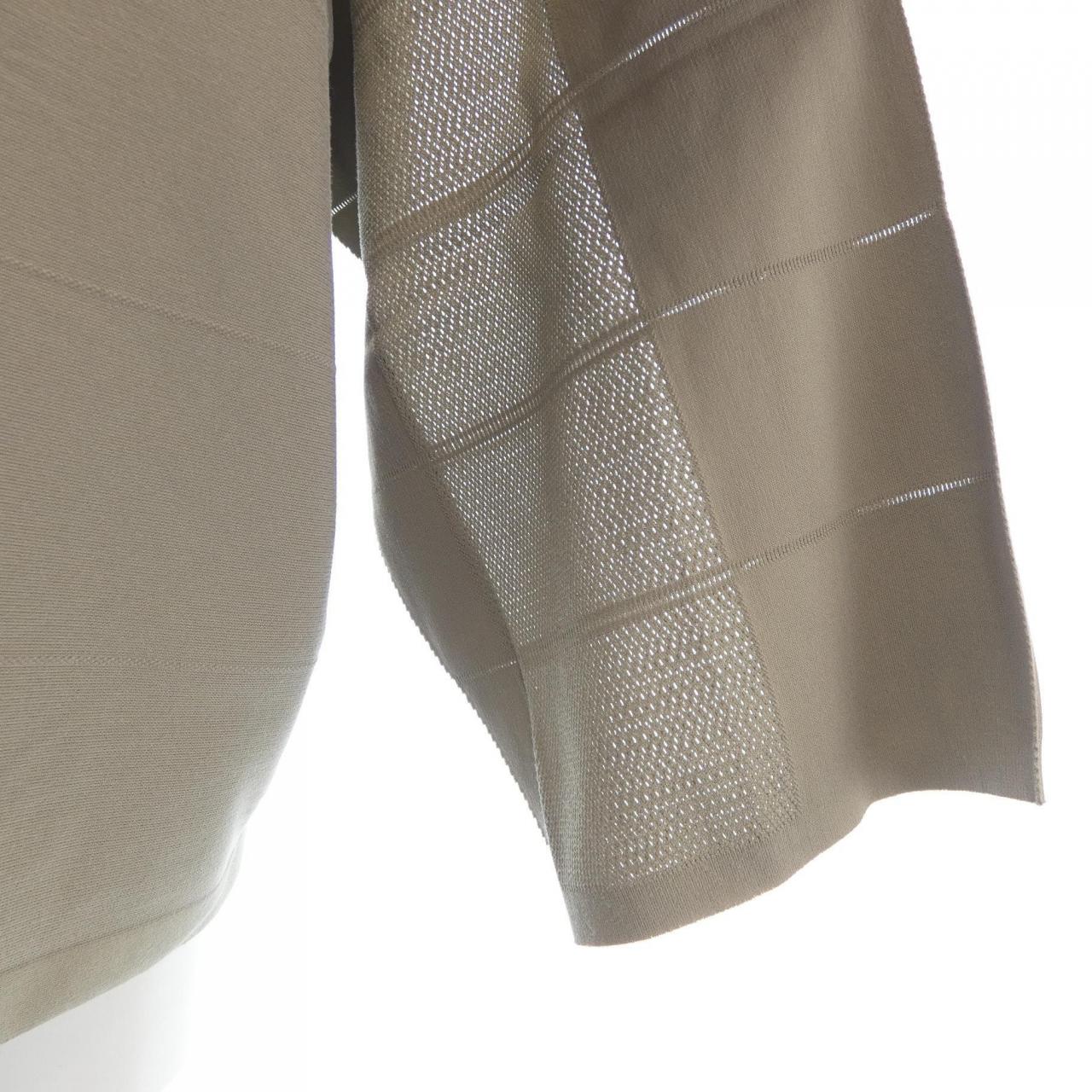 百褶PLEATS PLEASE上衣