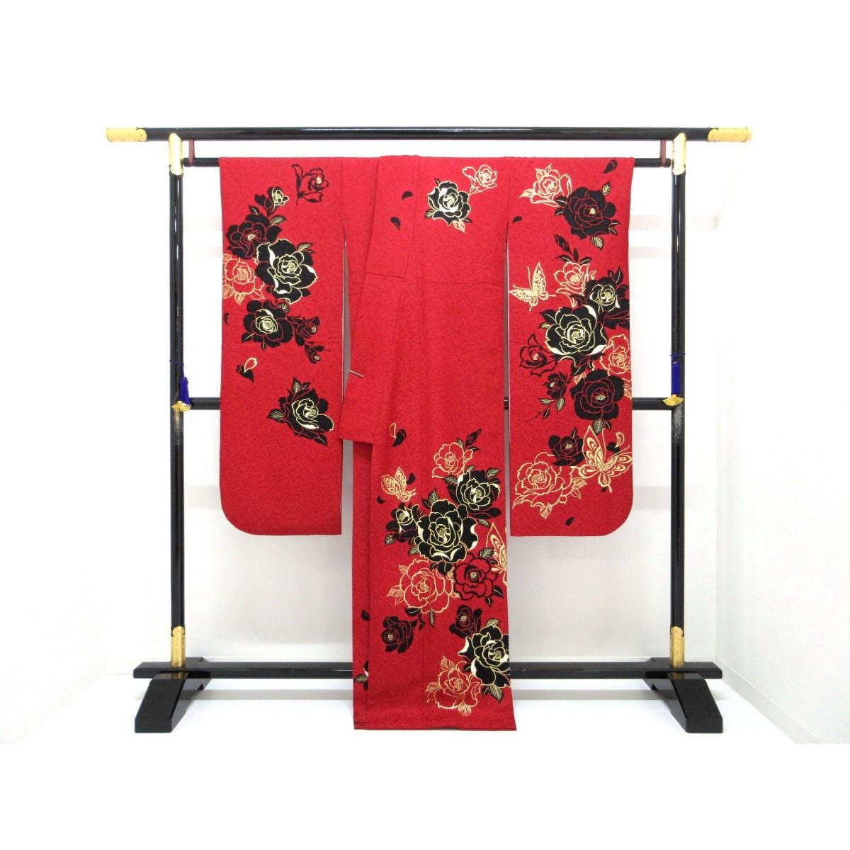振袖　銀通し刺繍入り　友禅金彩加工