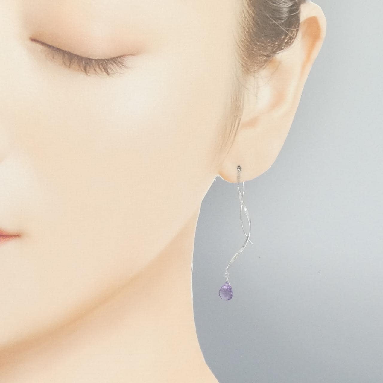 K18WG アメジスト ピアス 2.00CT