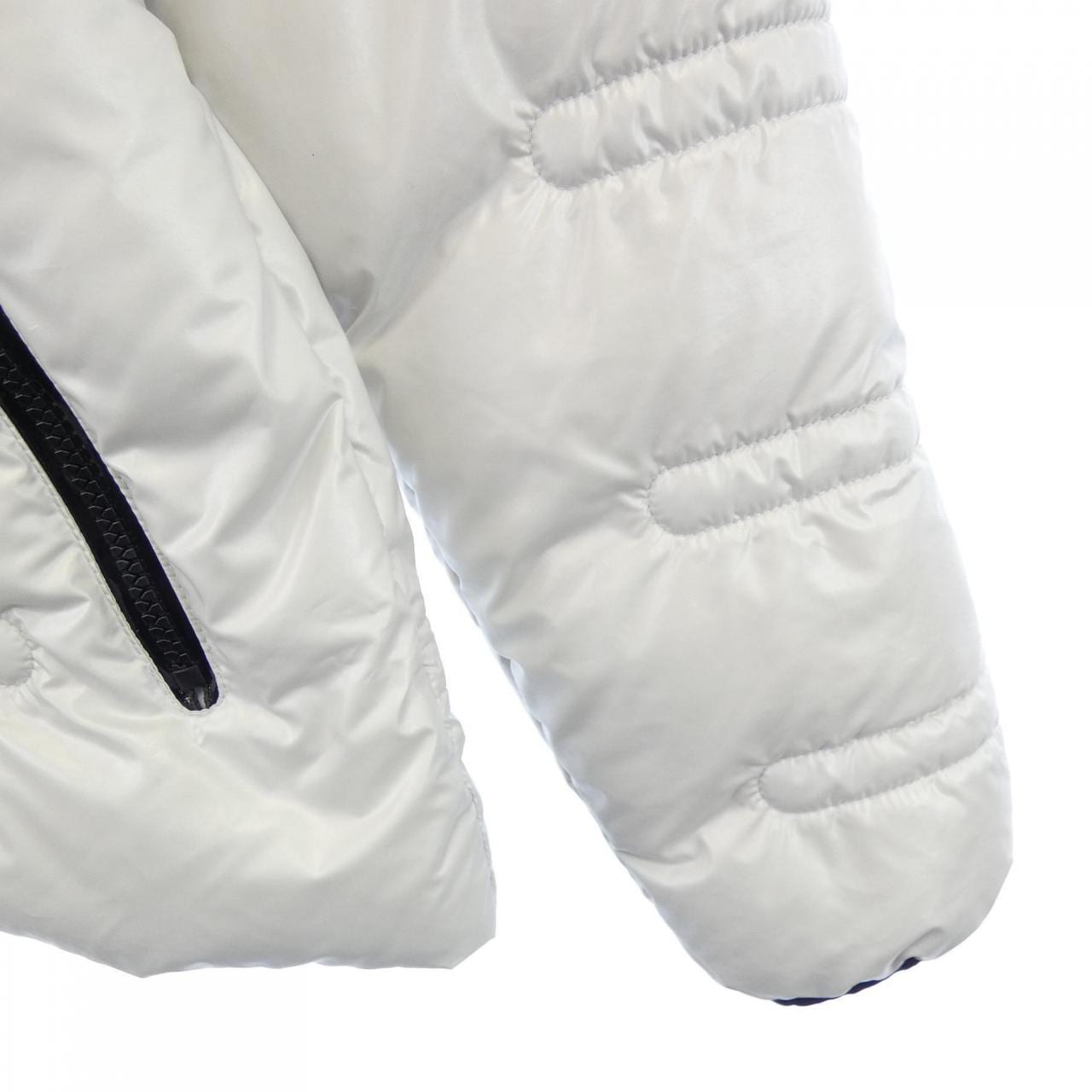 モンクレール MONCLER TIBRE ダウンジャケット
