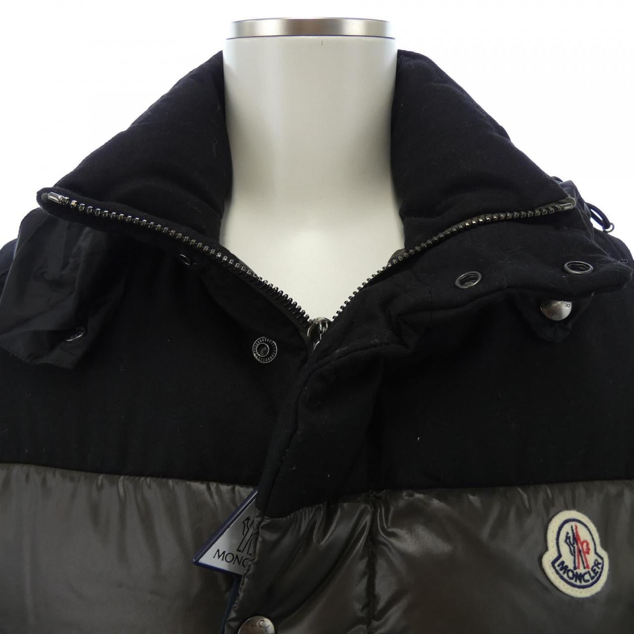 モンクレール MONCLER ダウンジャケット