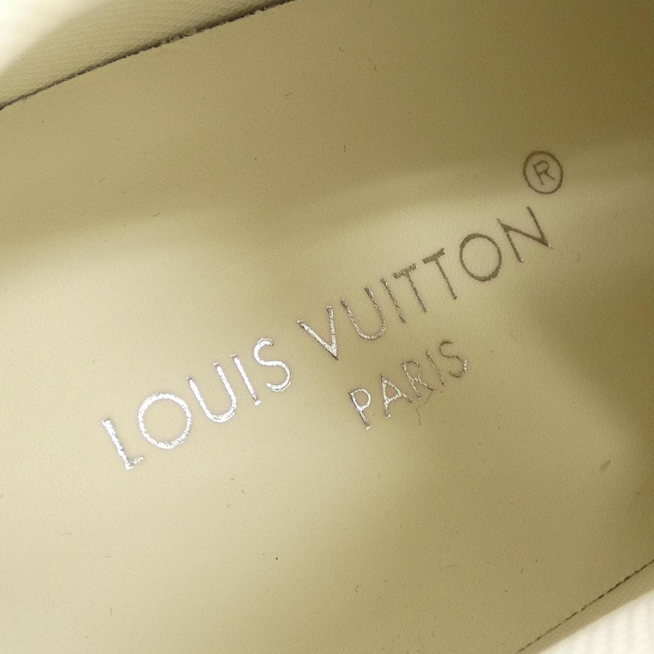 ルイヴィトン LOUIS VUITTON LVサークル LVラッシュライン スニーカー