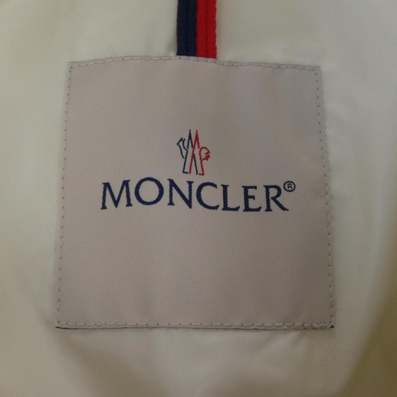 モンクレール MONCLER BOUVAQUE ダウンジャケット
