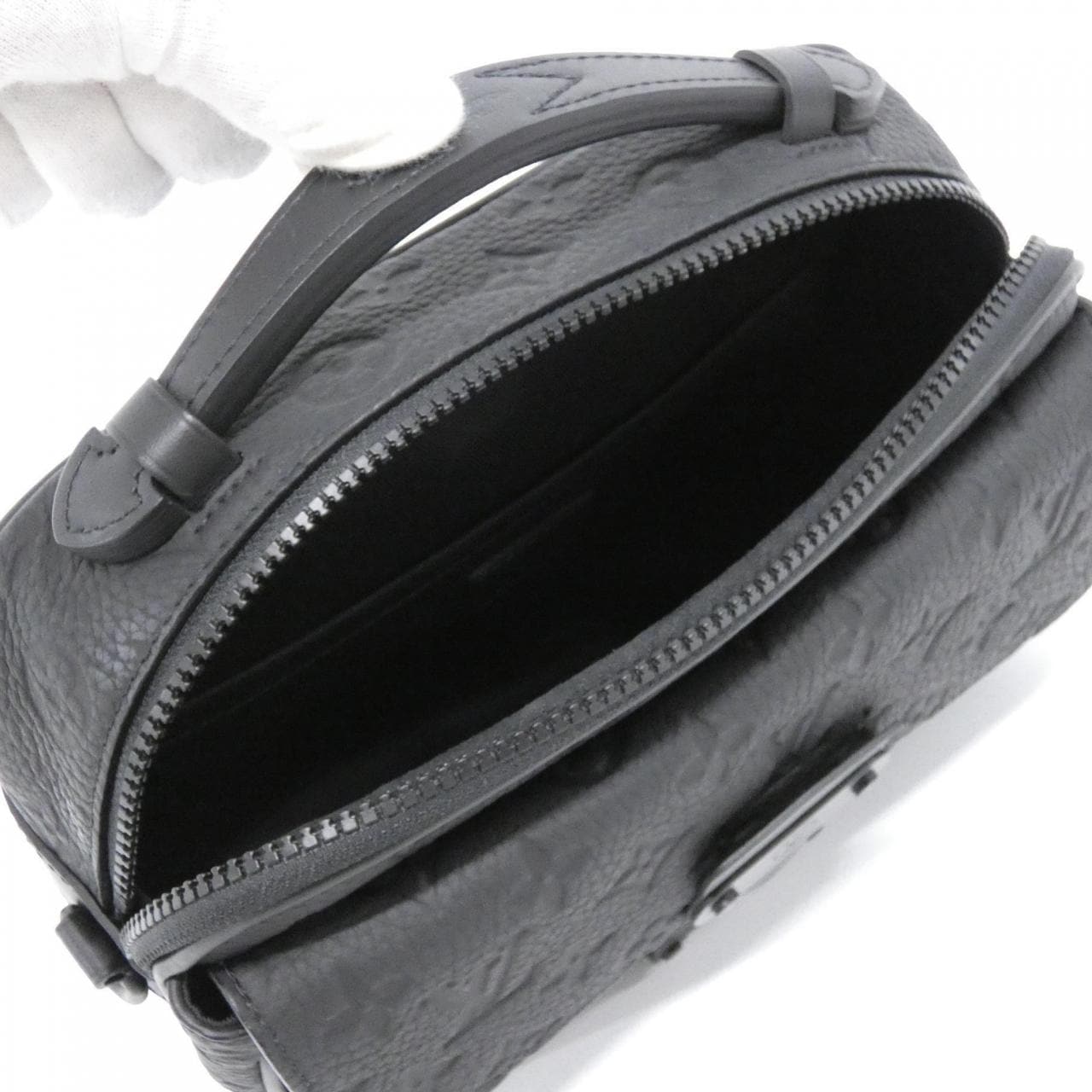 ルイヴィトン トリヨン モノグラム Sロック メッセンジャー M58489 ショルダーバッグ