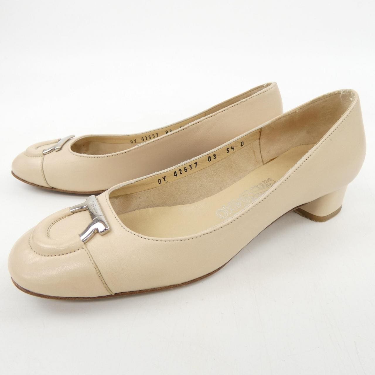 サルヴァトーレフェラガモ SALVATORE FERRAGAMO パンプス