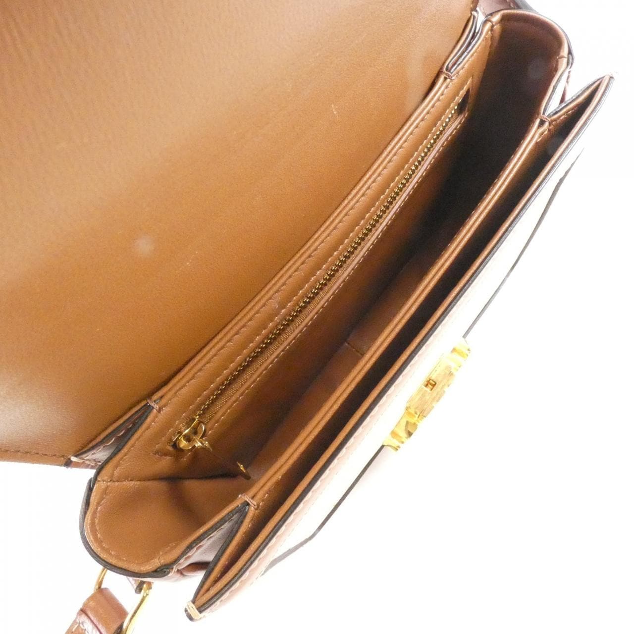 セリーヌ ティーン トリオンフ 188882BZ4 ショルダーバッグ