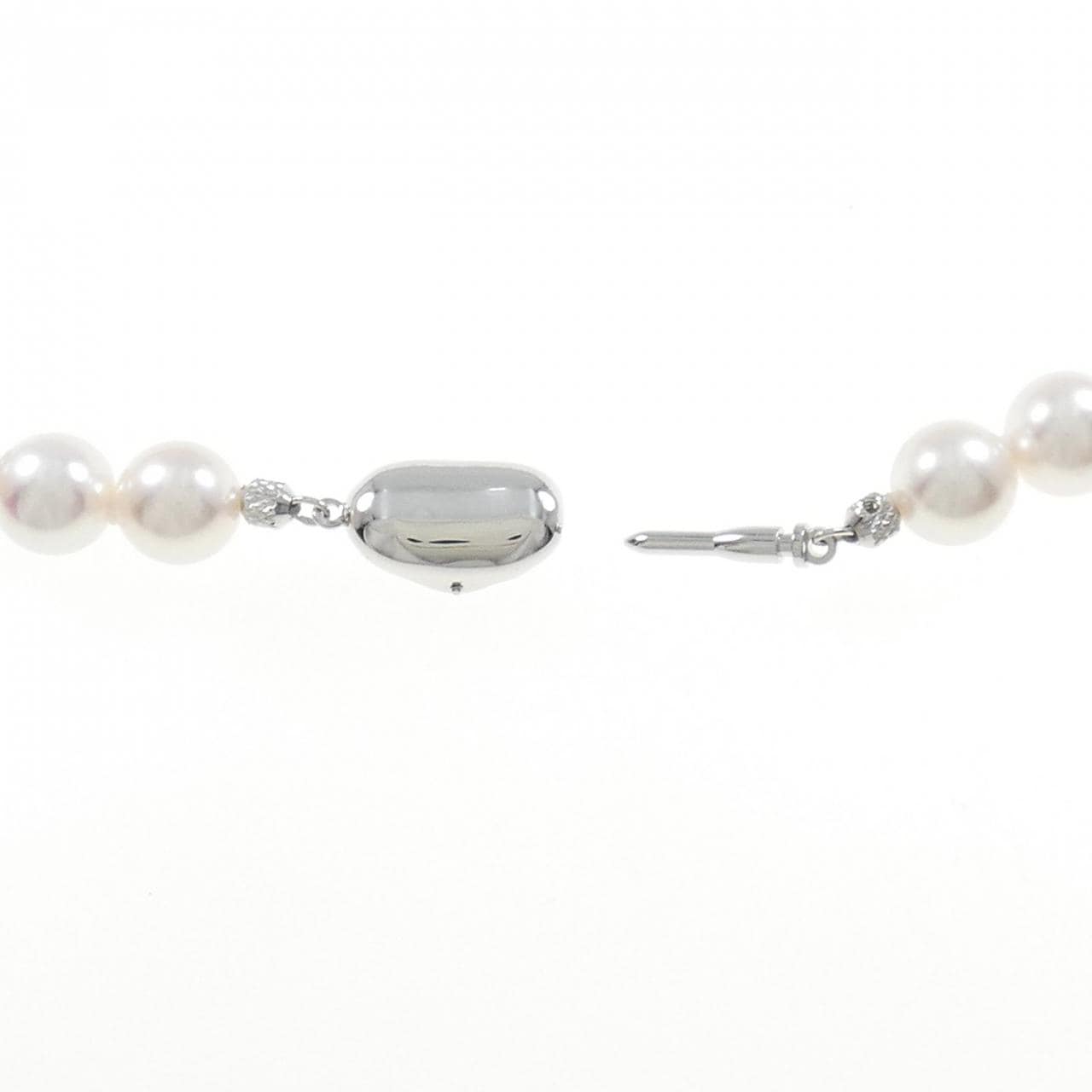 [新品] 银扣Akoya珍珠项链 9-9.5 毫米
