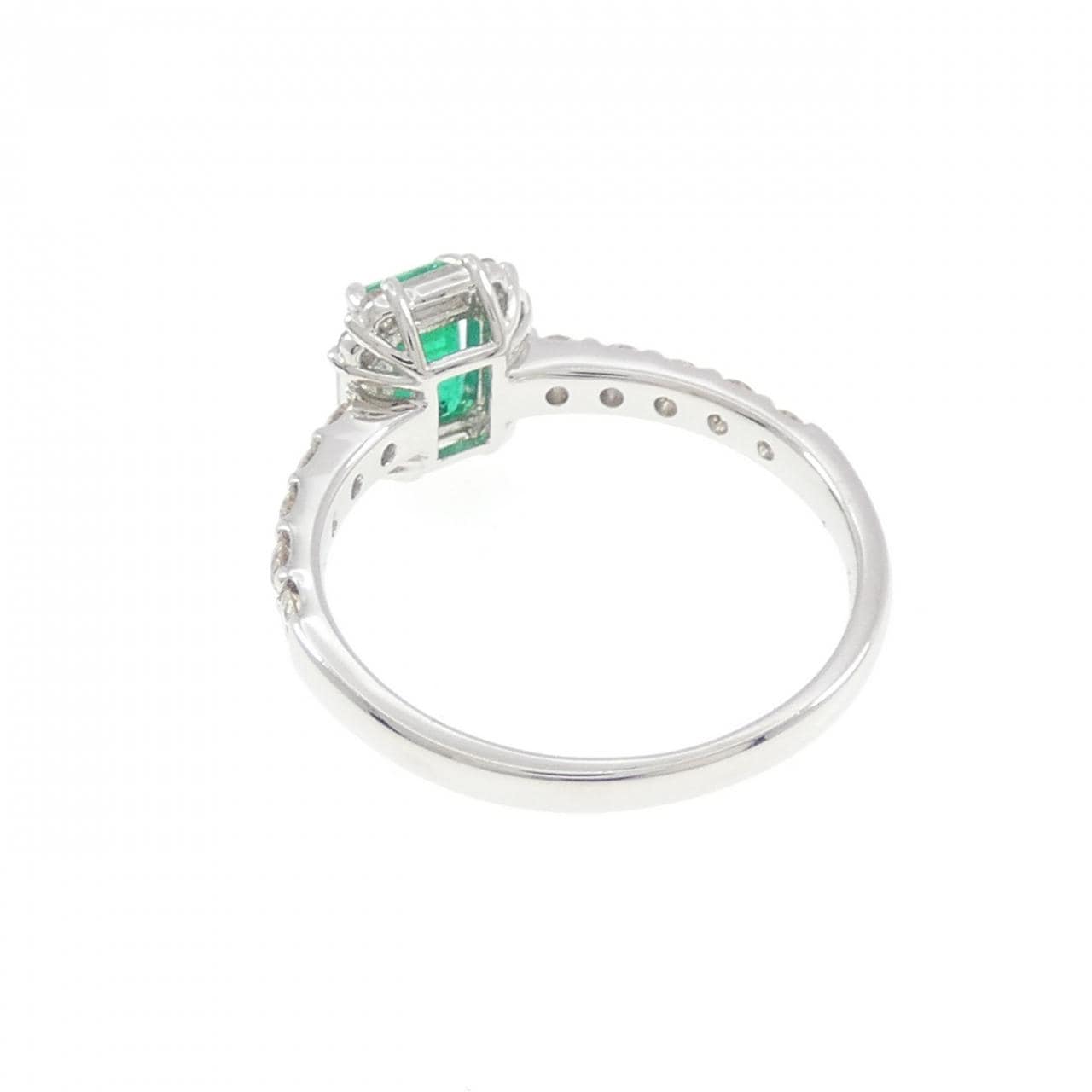 【新品】PT900 エメラルド リング 0.67CT