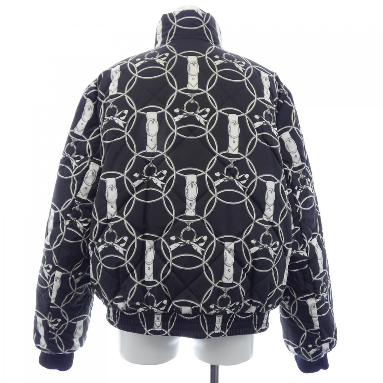 エルメス HERMES LA PROMENADE DU MATIN 2H0159D4 ダウンジャケット