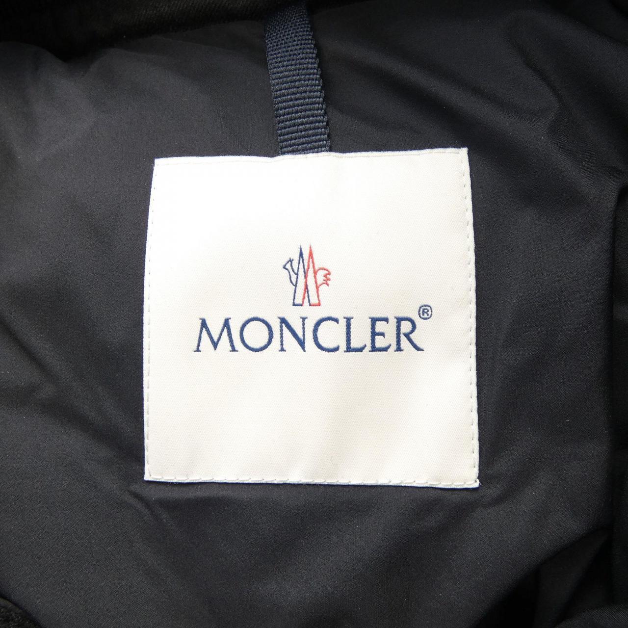 モンクレール MONCLER ダウンジャケット