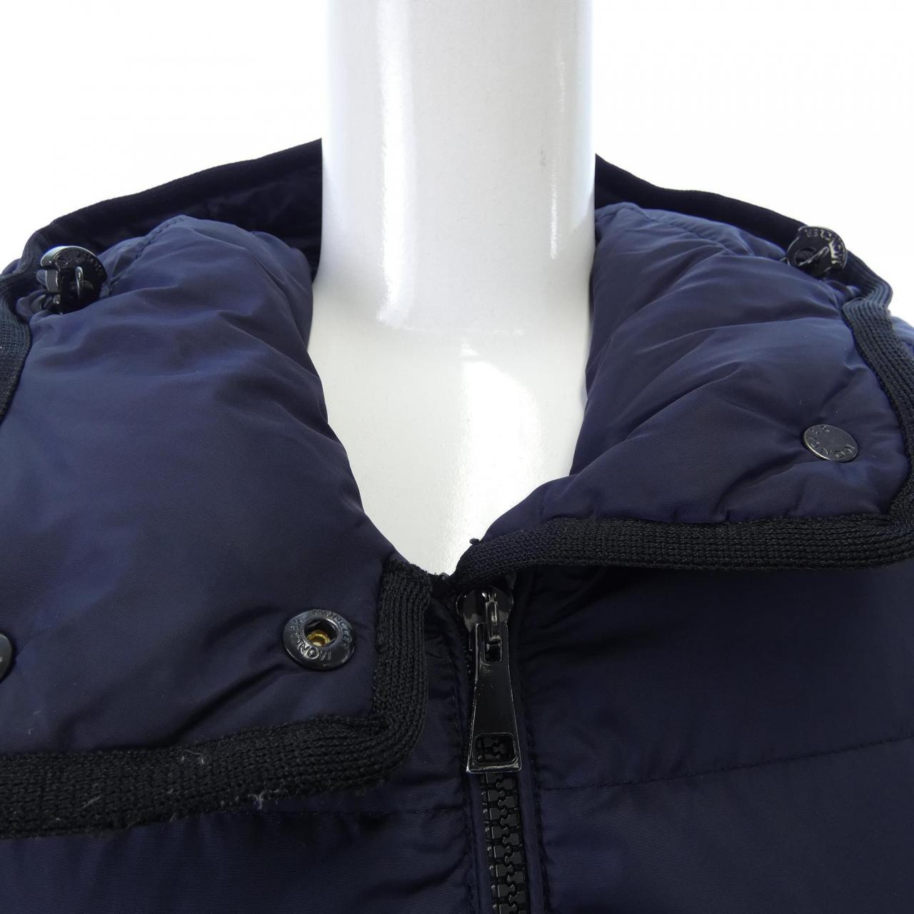 モンクレール MONCLER ダウンジャケット