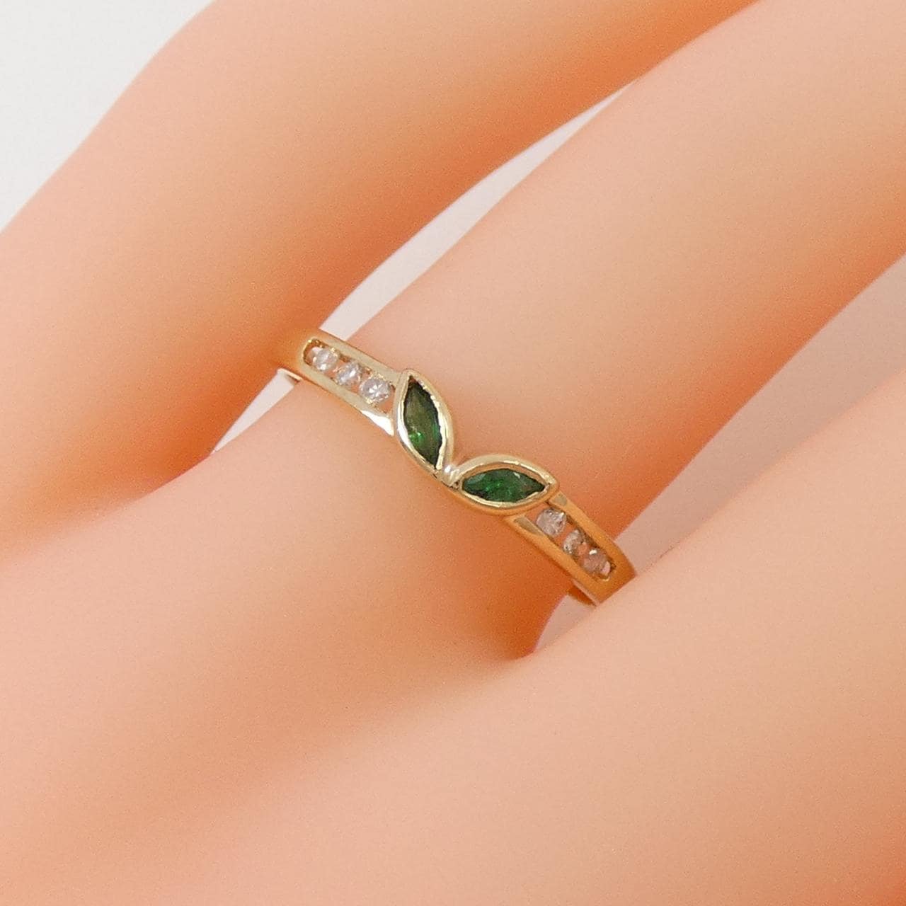 K18YG エメラルド リング 0.18CT