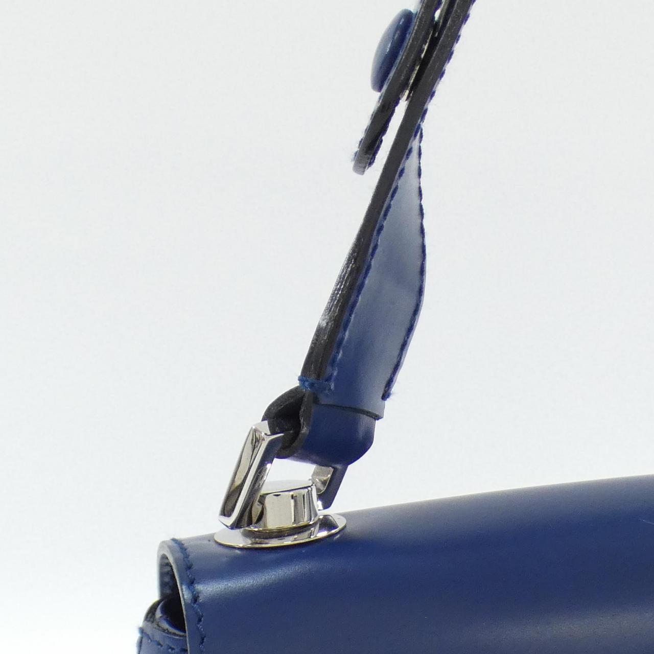 サルヴァトーレフェラガモ 21 1780 ショルダーバッグ