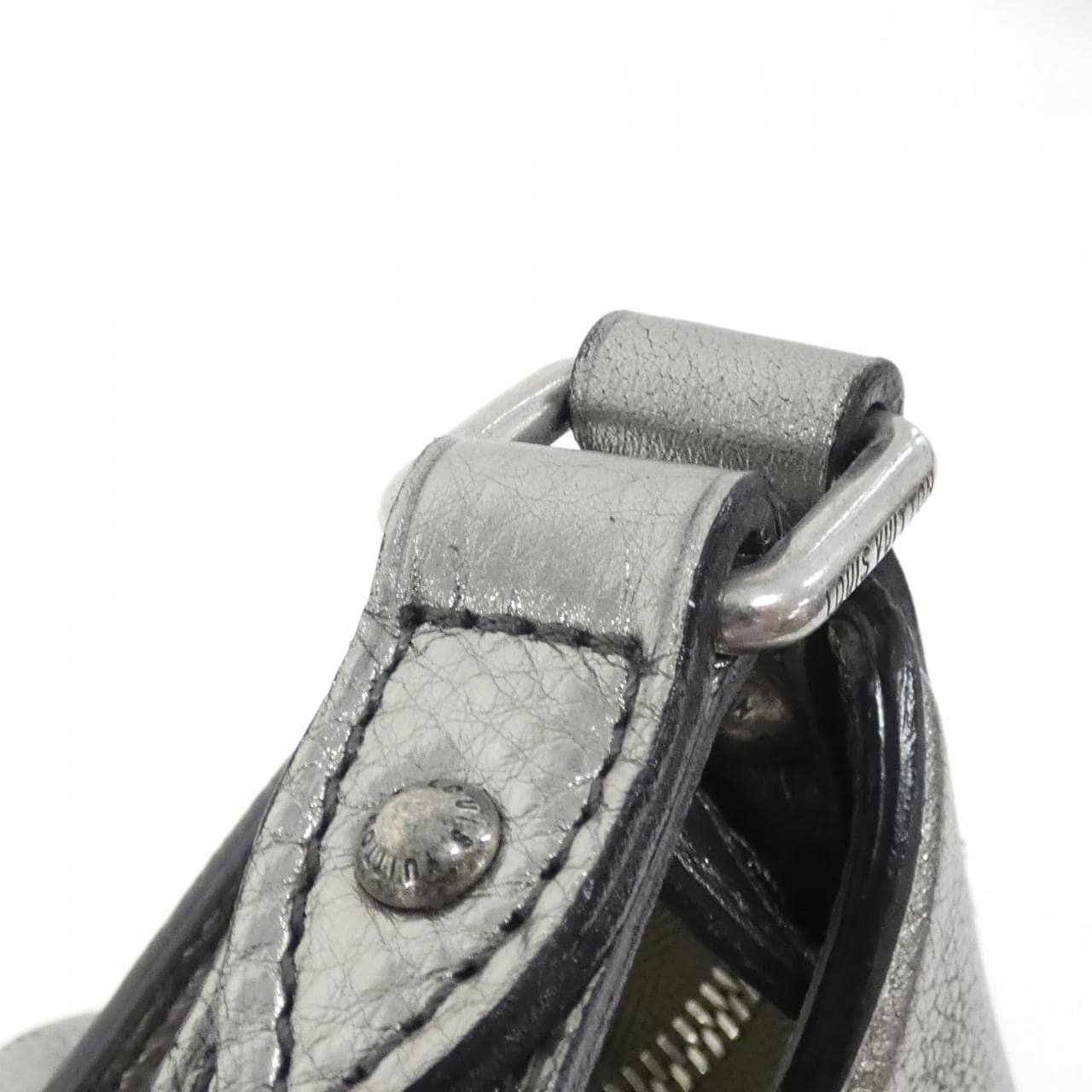 ルイヴィトン マヒナ XS M95718 ショルダーバッグ