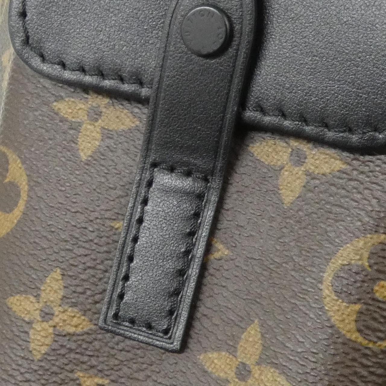 ルイヴィトン モノグラム マカサー クリストファー バムバッグ M45337 ショルダーバッグ