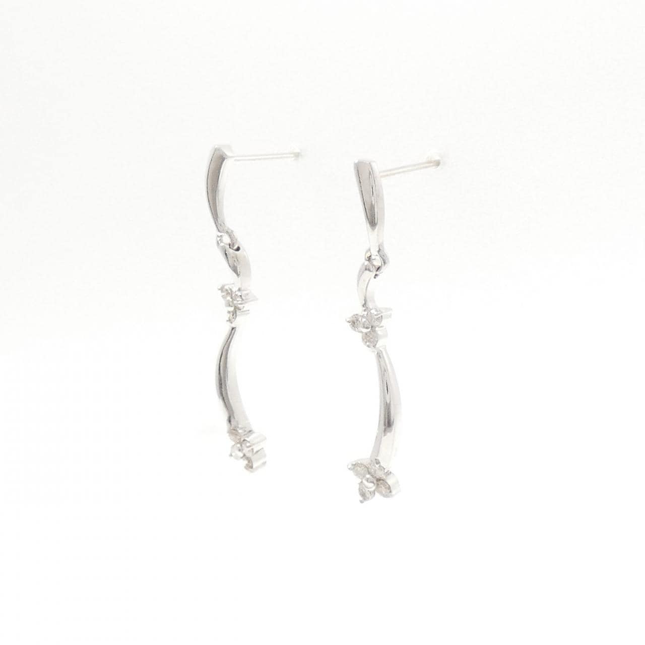 K18WG フラワー ダイヤモンド ピアス 0.14CT