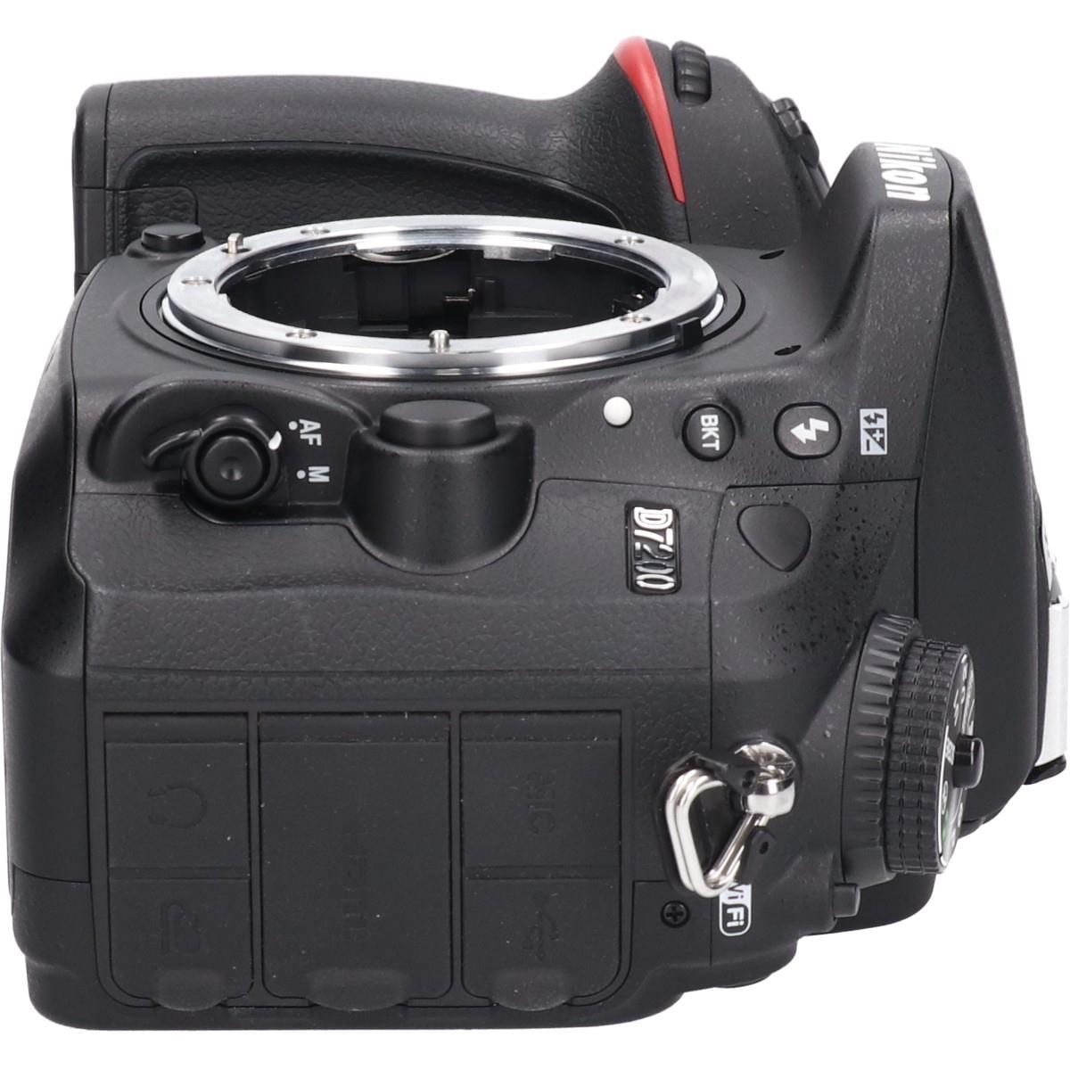 D7200