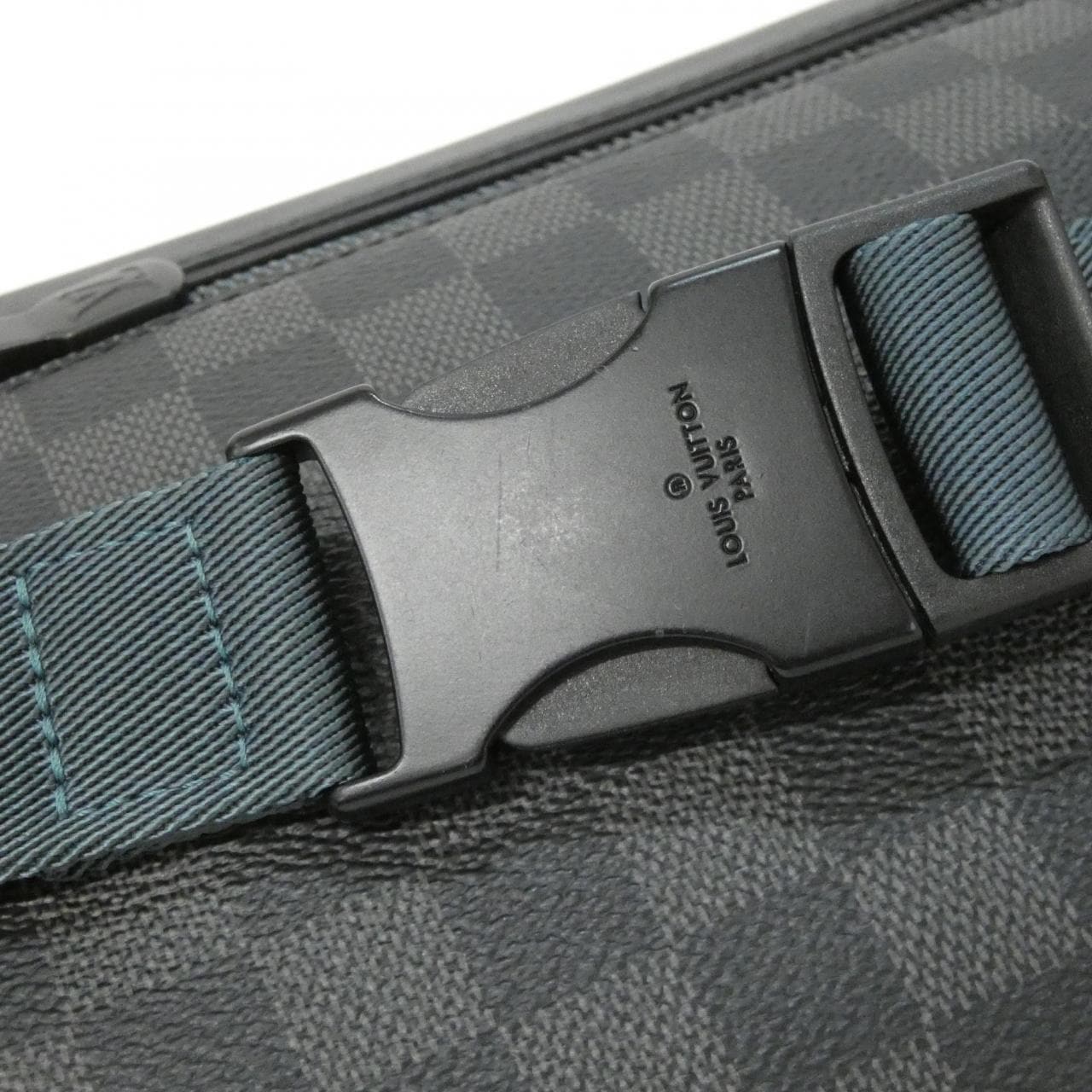 ルイヴィトン ダミエ グラフィット ディスカバリー バムバッグ N40187 ショルダーバッグ