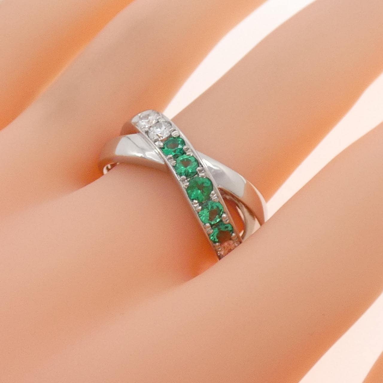 PT900 エメラルド リング 0.40CT