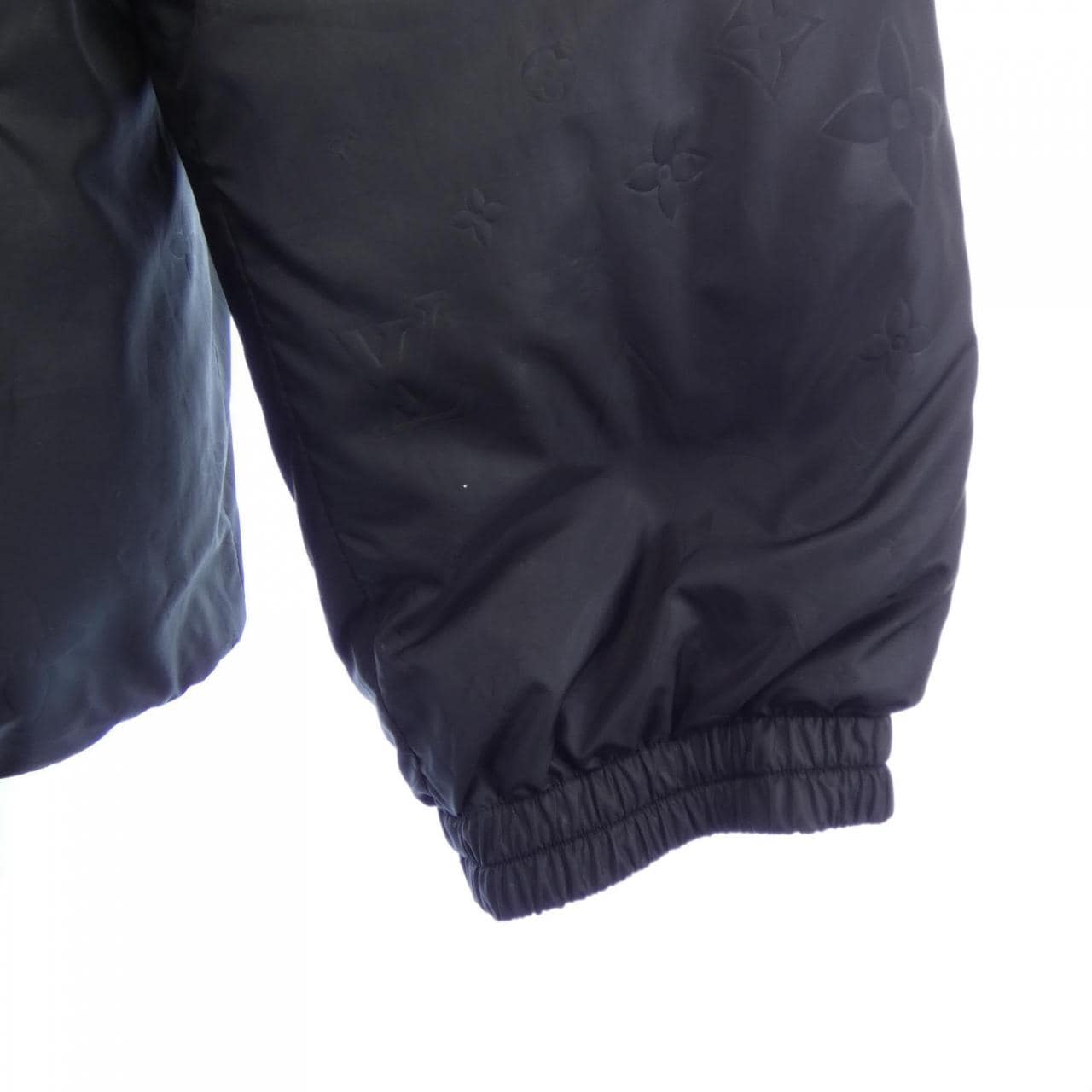 LOUIS VUITTON双面Monogram羽绒服 HKB45EZCN