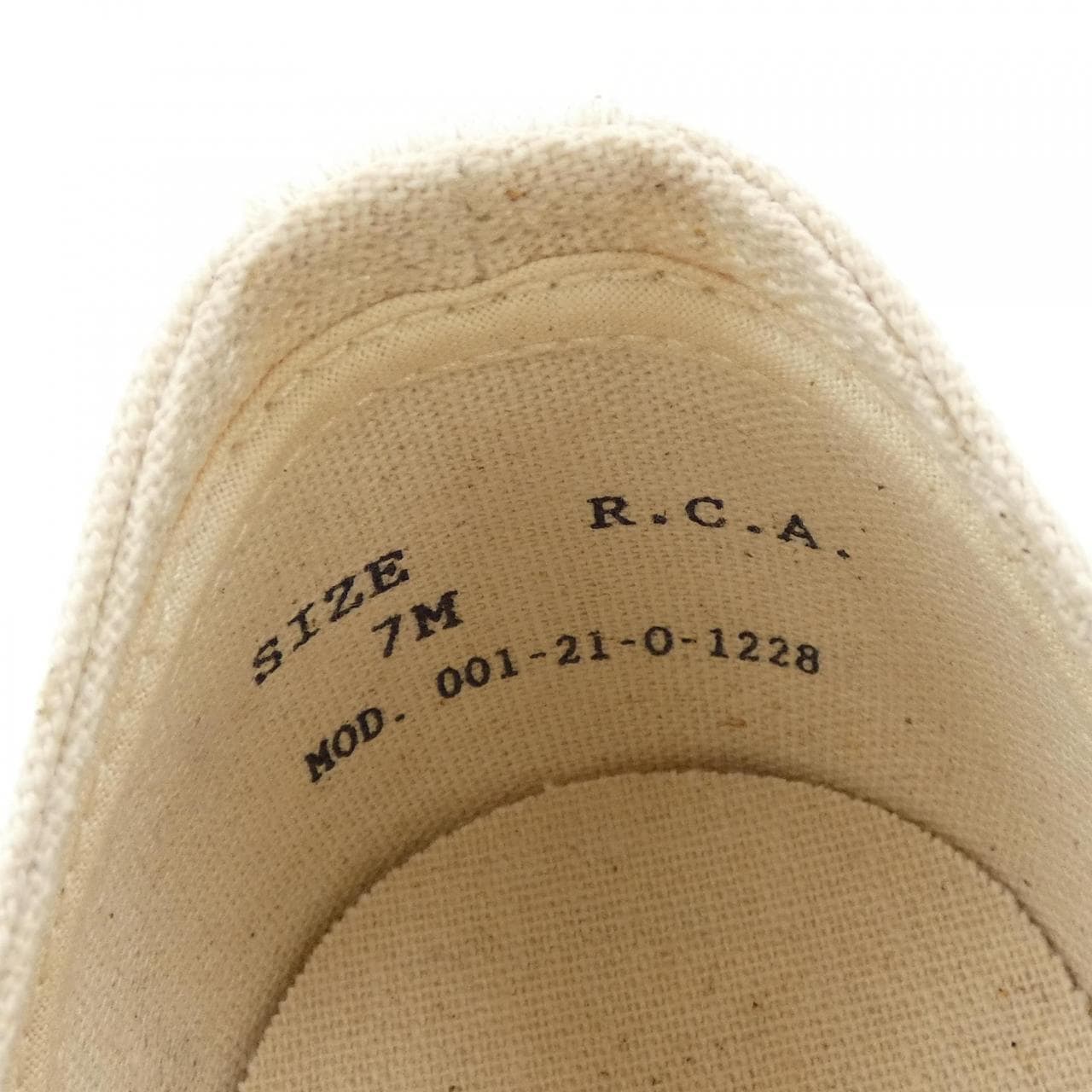 R.C.A.运动鞋