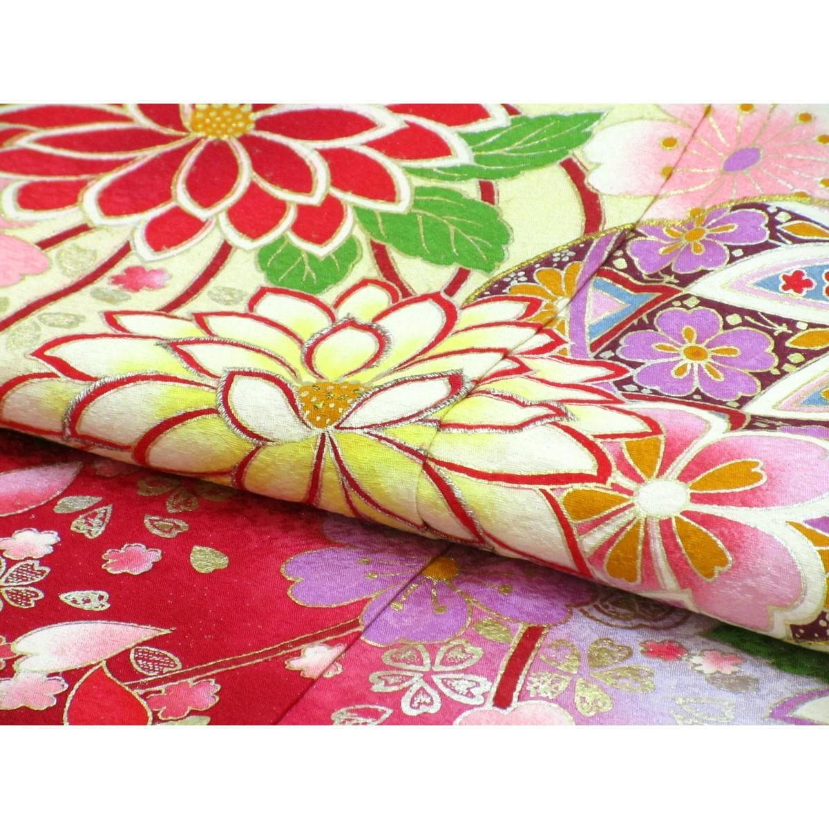 振袖　銀通しボカシ染　友禅金彩加工　刺繍入り