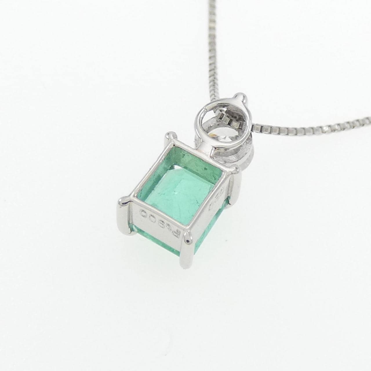 PT エメラルド ネックレス 0.56CT