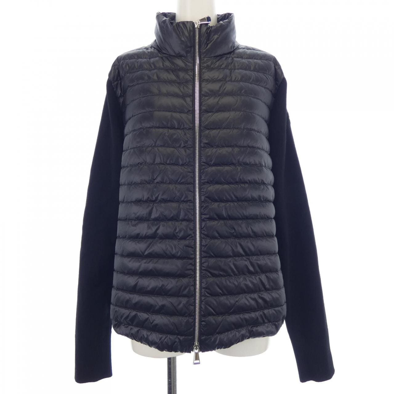 モンクレール MONCLER ダウンジャケット